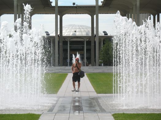 UAlbany walkthrough fountain