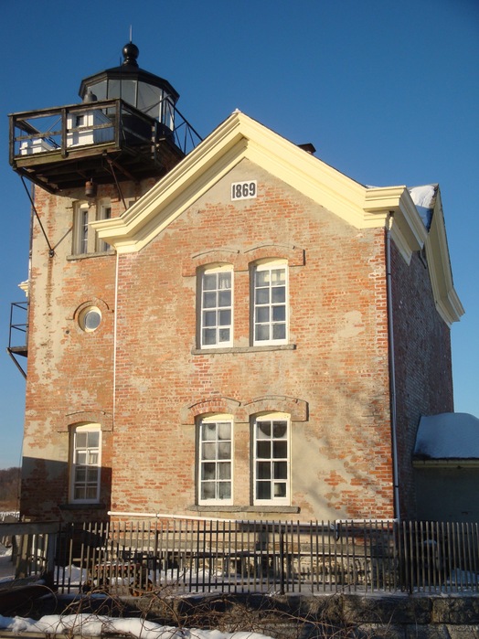 Saugerties Lighthouse, river side.