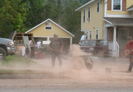 workers dust