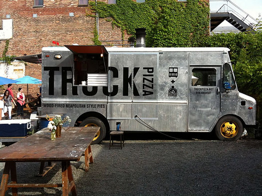 truck pizza hudson exterior side