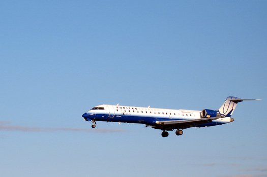 united airplane landing at ALB