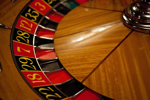 roulette wheel by Hakan Dahlstrom Flickr