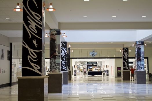 Lord and Taylor Crossgates Mall