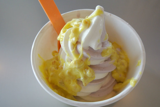 ayelada frozen yogurt blueberry vanilla with lemon curd