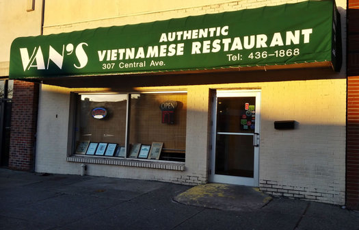 van's vietnamese restaurant exterior 2016-April