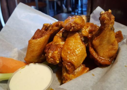 20 North Broadway Tavern wings