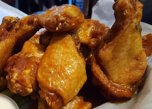 20 North Broadway Tavern wings closeup