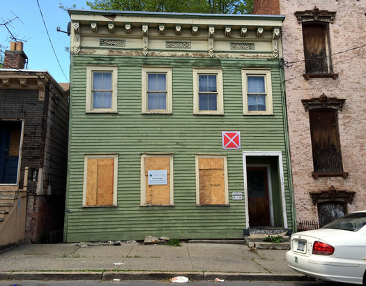 Albany vacant building red warning box Broad Street 2016-05-09