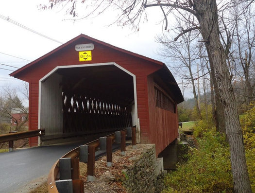 vermont covered bridge near Bennington