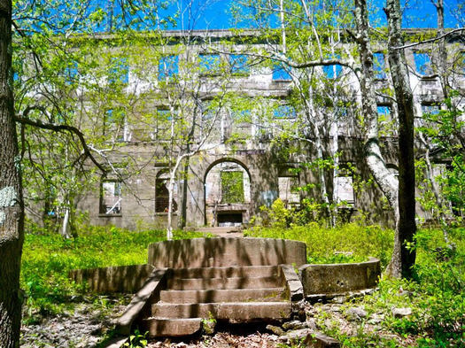 woodstock overlook mountain hotel ruins