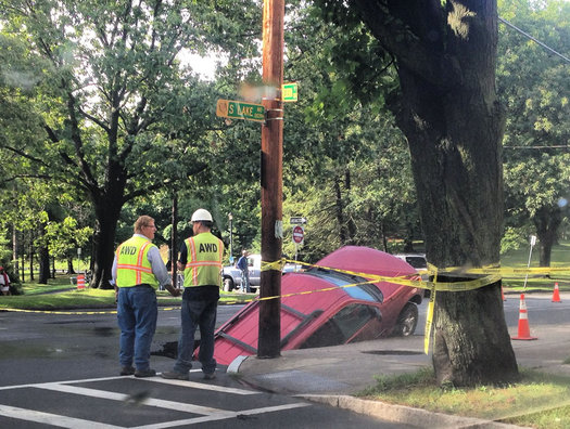 albany south lake sinkhole SUV