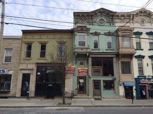 286-288 Lark Street storefronts 2017-March