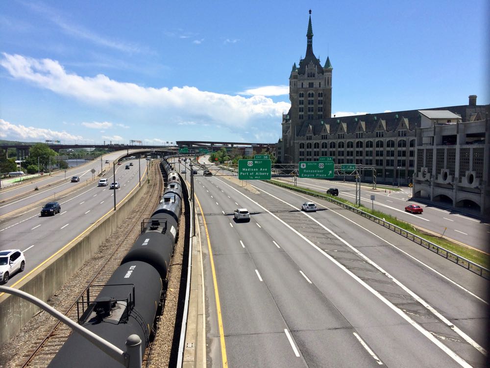 787 looking south from pedestrian bridge 2017-May