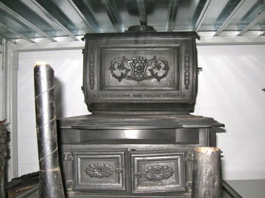 Albany Institute cooking stove.jpg