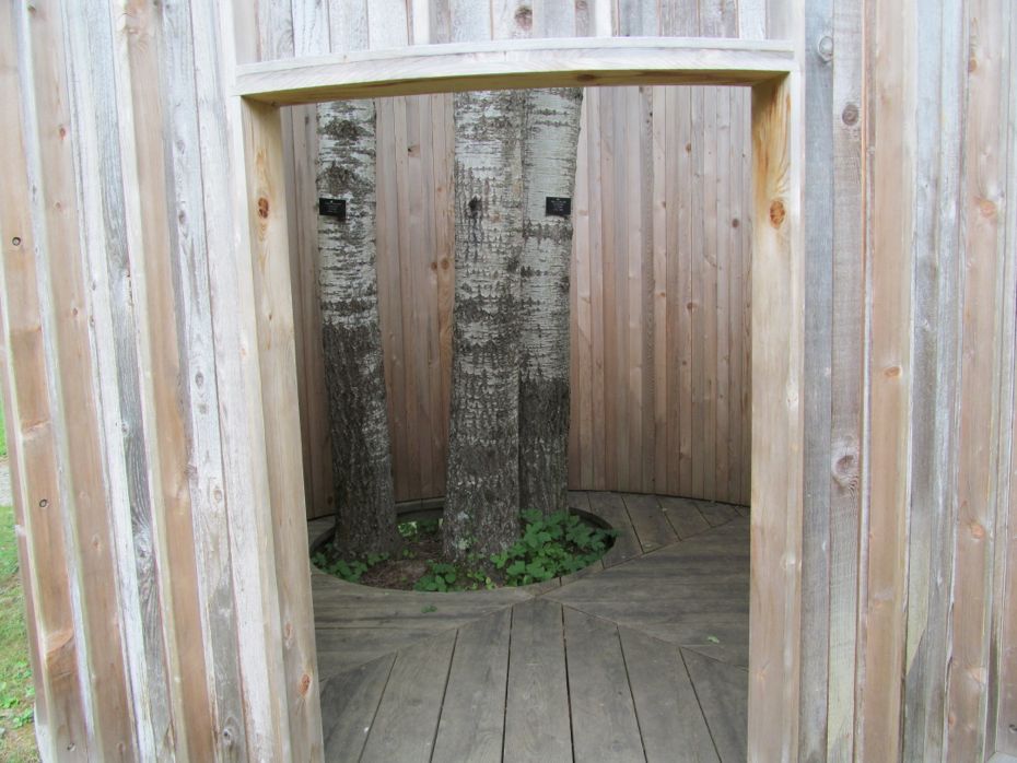 Berkshire Garden - tree hut.jpg