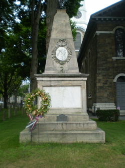 Clinton Grave in front of Dutch Church.jpg