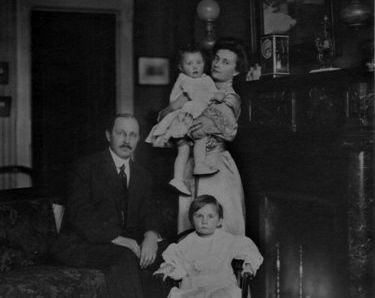 Gardner Cotrell Leonard & Family.jpg