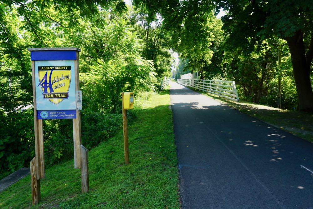 Helderberg Hudson Rail Trail 2018-07-11 rail trail sign