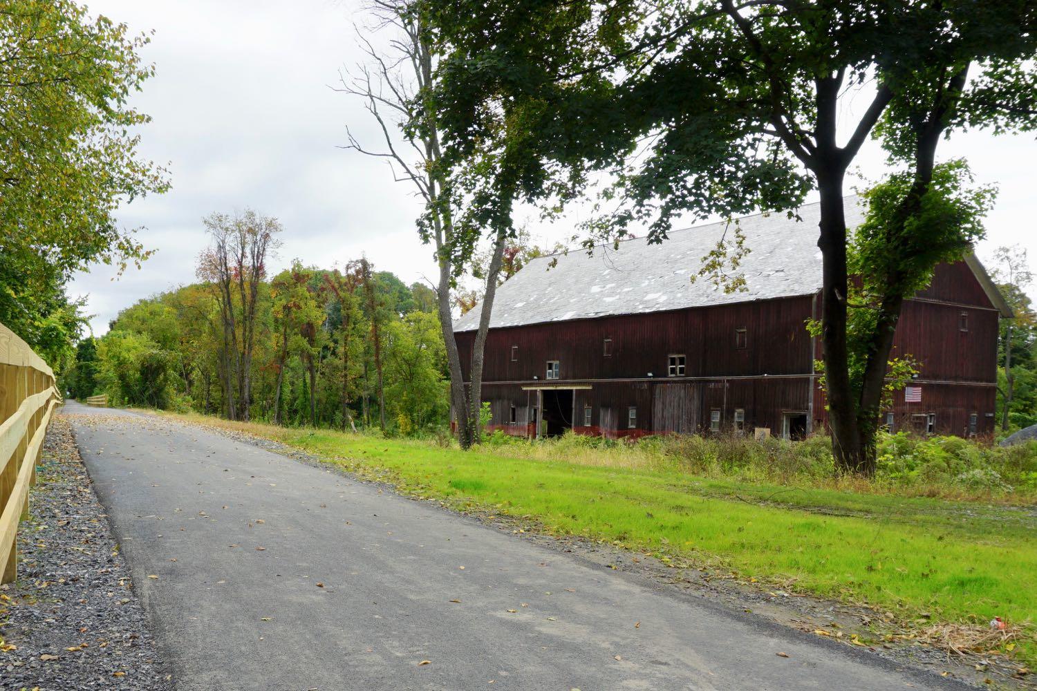 Hilton Barn by rail trail 2018-October  v2