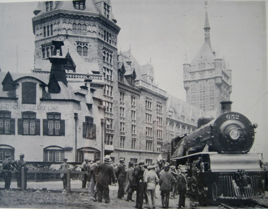 Hudson River Day Line ticket office undated