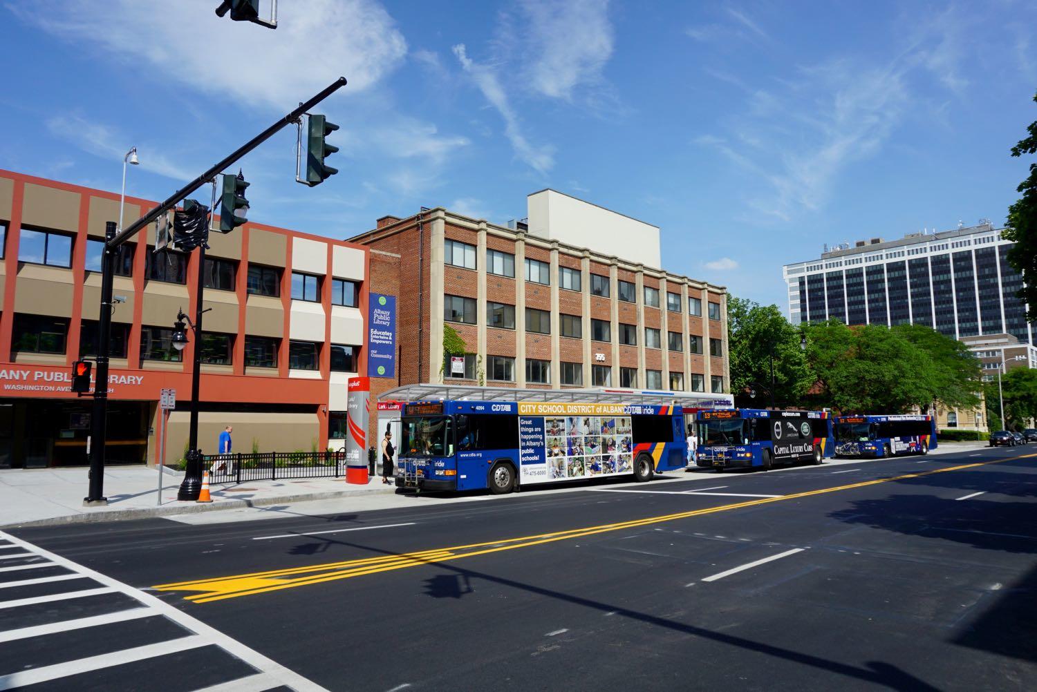 Lark Library CDTA bus stop 2018-07-03   2