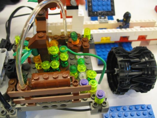 Lego hydroplant motor cu.jpg