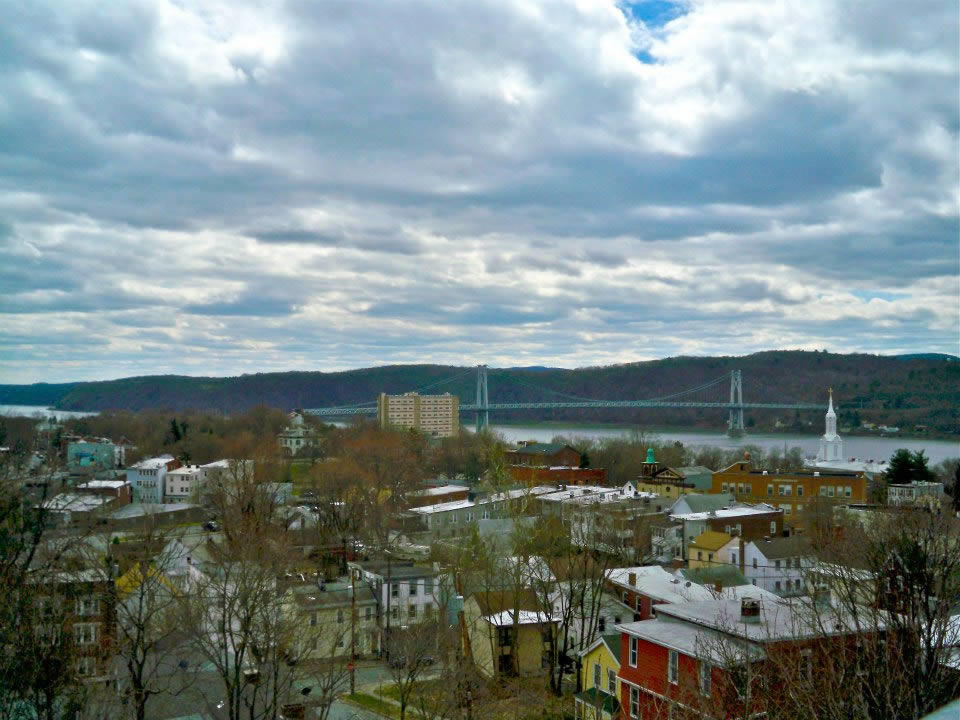 Mid-Hudson_Valley_Julie_Madsen_walkway_over_the_hudson.jpg