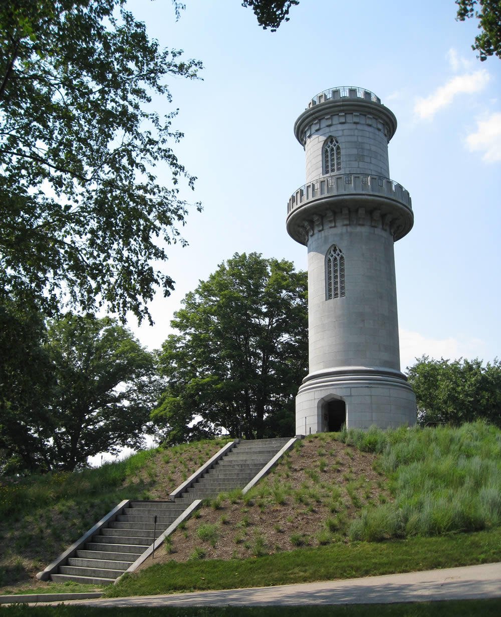 Mount Auburn Cemetery Washington Tower photo Wikipedia user Biruitorul