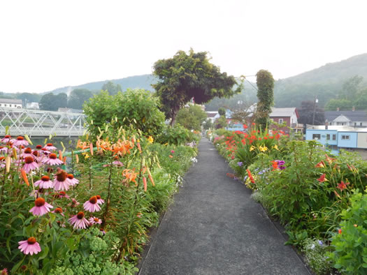 Odd_museums_attractions_bridge_of_flowers.jpg