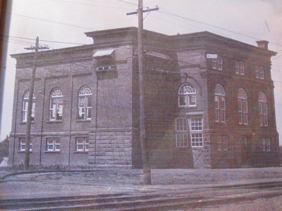 Old pic of 1830 Central.JPG