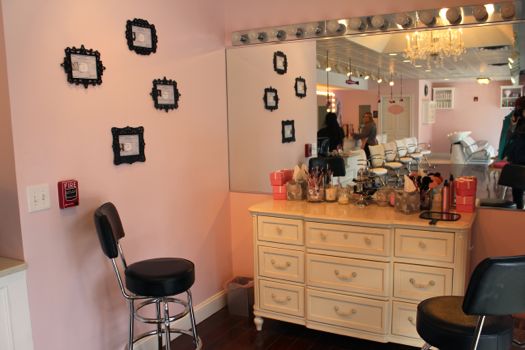 Pin Up's Makeup station.jpg