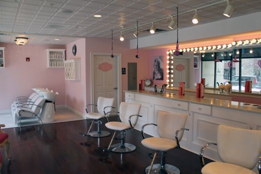 Pin Ups Blow Bar interior.jpg