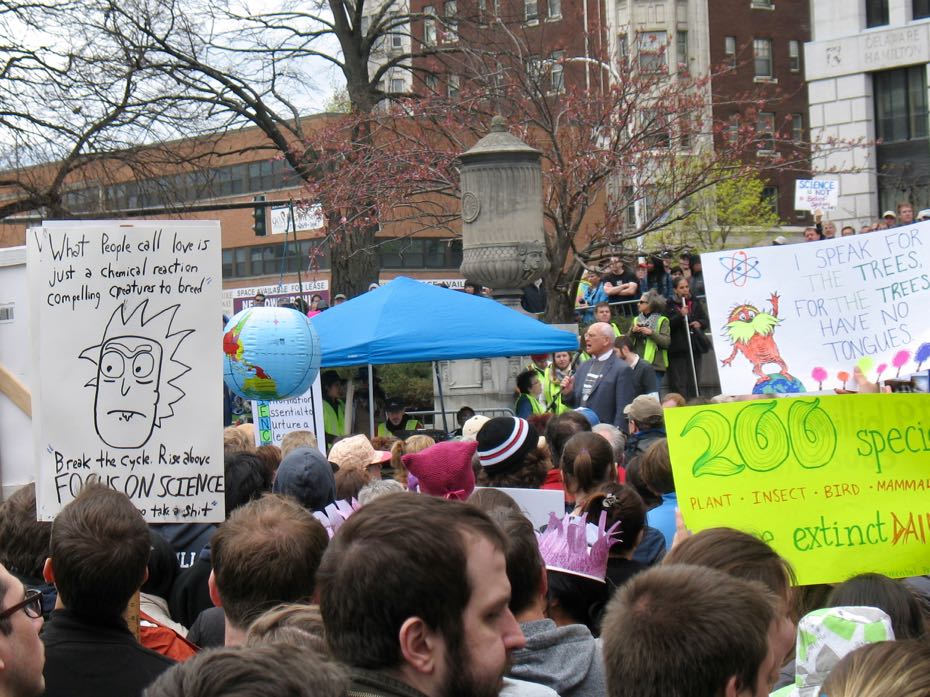 Science_March_Albany_crowd_5.jpg