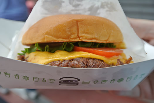 Track_food_Shake_Shack_burger.jpg