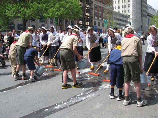 Tulip Festival 2011 Street Sweeping 3.jpg