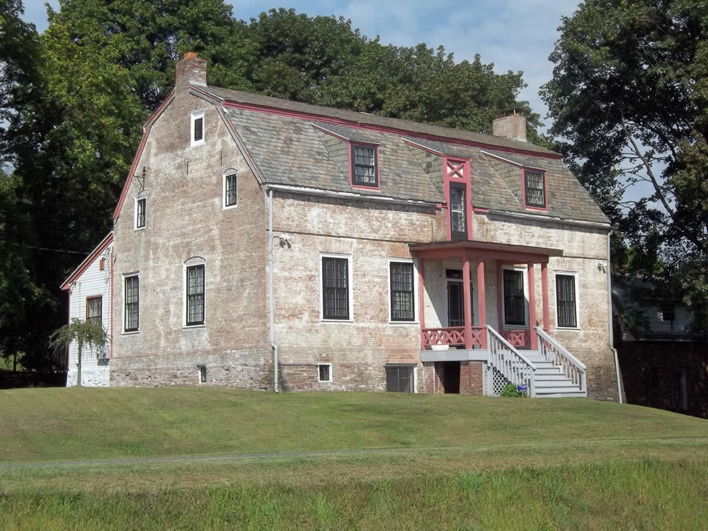 Van Schaick Mansion in Cohoes credit Ted Fischer via Wikipedia CC BY-SA 3.0