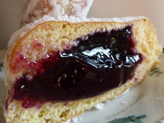 bella_napoli_blueberry_filled_donut_cross_section.jpg