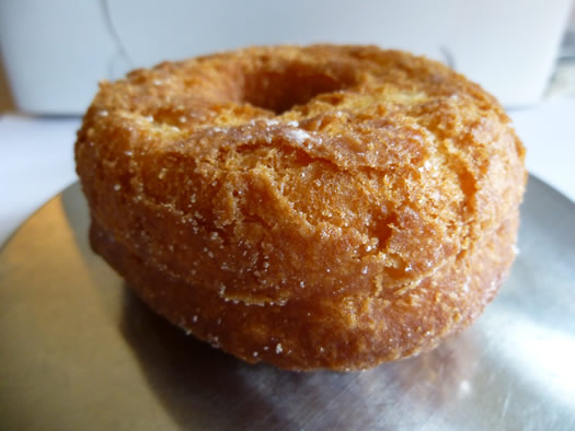 bella_napoli_plain_cake_donut_closeup.jpg