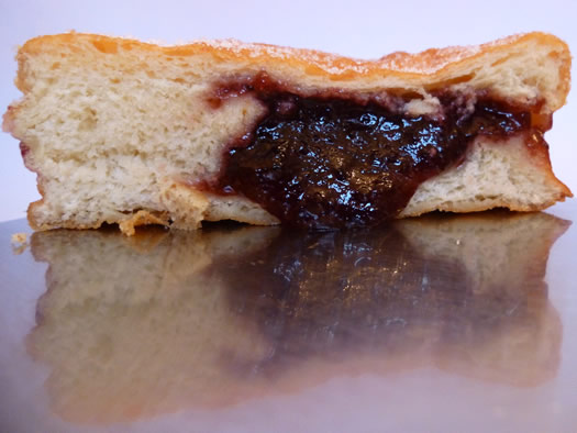 best_dozen_shoprite_raspberry_jelly_cross-section.jpg