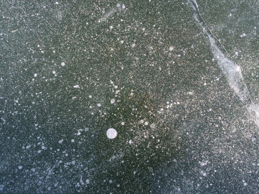 buckingham pond ice bubbles 2015-01-08