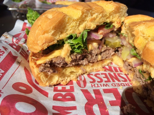 burger_chain_tasting_smashburger_burger_cross_section.jpg