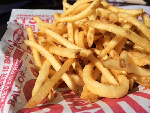 burger_tasting_fries_smashburger.jpg