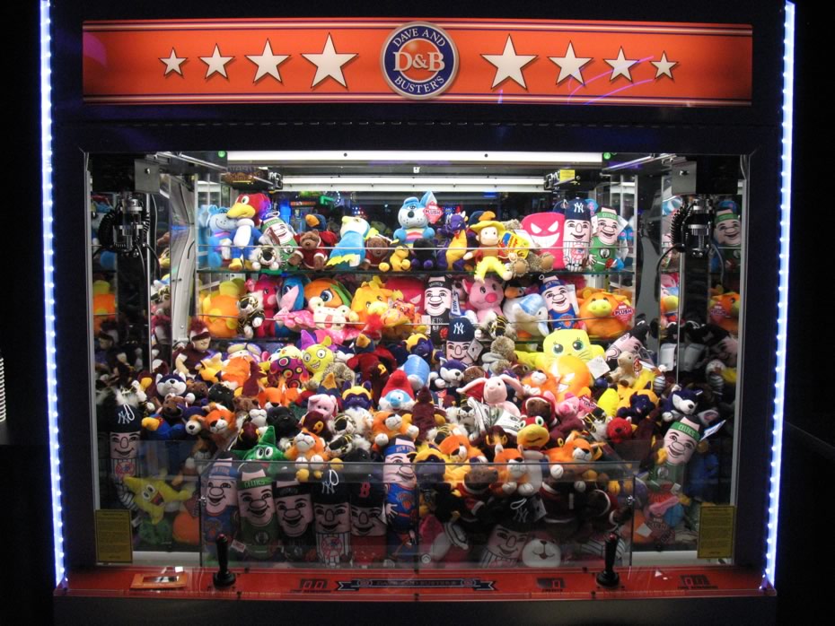 dave_and_busters_crossgates_claw_game.jpg