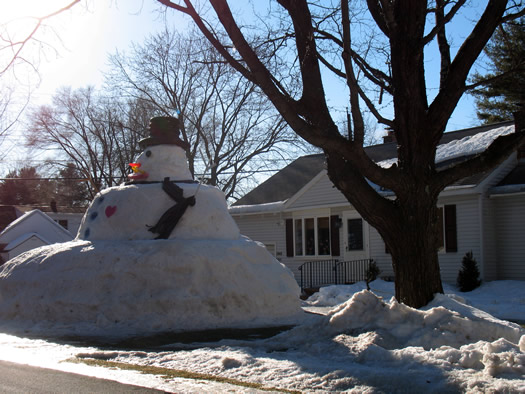 giant guilderland snowman side