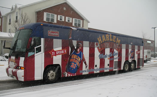 the Harlem Globetrotters bus