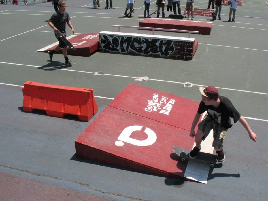 go_skateboarding_day_washington_park_3.jpg
