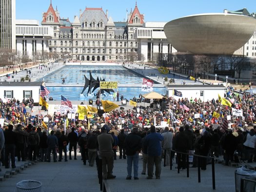 gun_rally_esp_trump_astorino_paladino_2.jpg