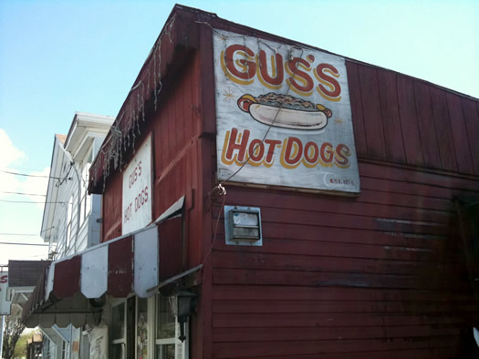 Gus's exterior