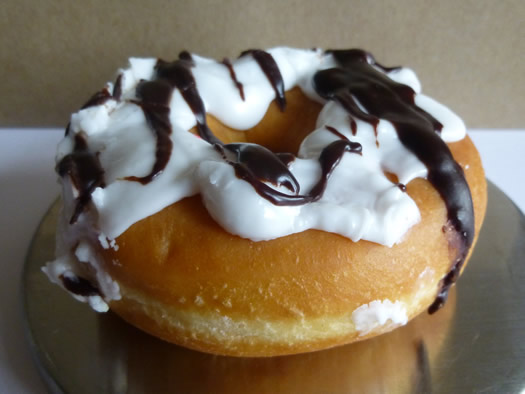 hannaford_best_dozen_white_iced_donut.jpg