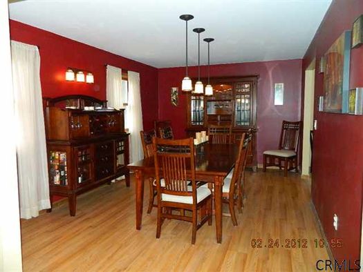 36 Cramer Path Dining room Credit CRMLS.jpg